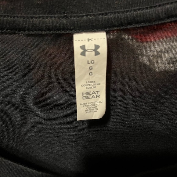 Under Armour Women's Black Long Sleeve Top with back cut out - Picture 4 of 4